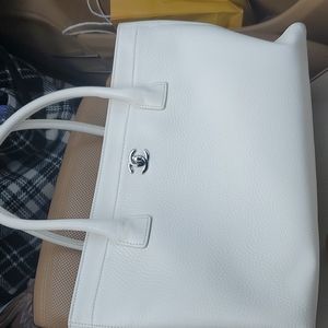 Authentic chanel cerf executive tote leather medium